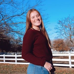 Meet your Posher, Alexis